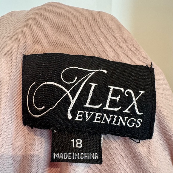 Alex Evenings Rosette A-Line Gown Sequins Short Sleeve in Rose Pink Size 18 - Picture 13 of 16